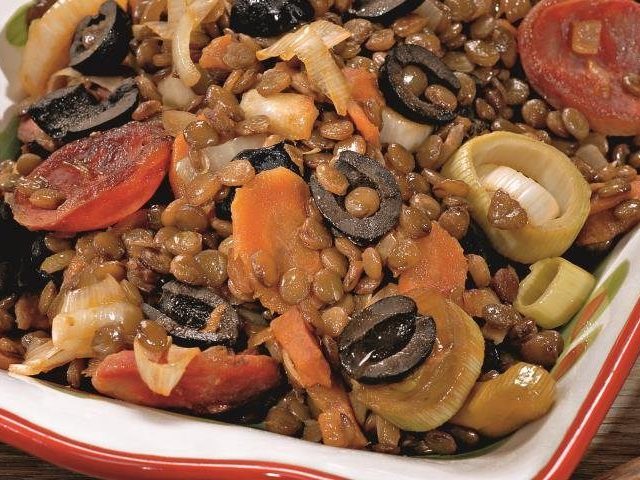 Как вкусно можно приготовить чечевицу? Лучшие рецепты салатов и вторых блюд из зеленой, желтой, красной и коричневой чечевицы. Как приготовить вкусные вторые блюда из чечевицы в мультиварке?