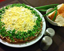 Печеночный торт: вкусные рецепты из говяжьей, свиной и куриной печени слоями с фото. Лучшие рецепты начинок к печеночному торту. Как украсить печеночный торт своими руками?