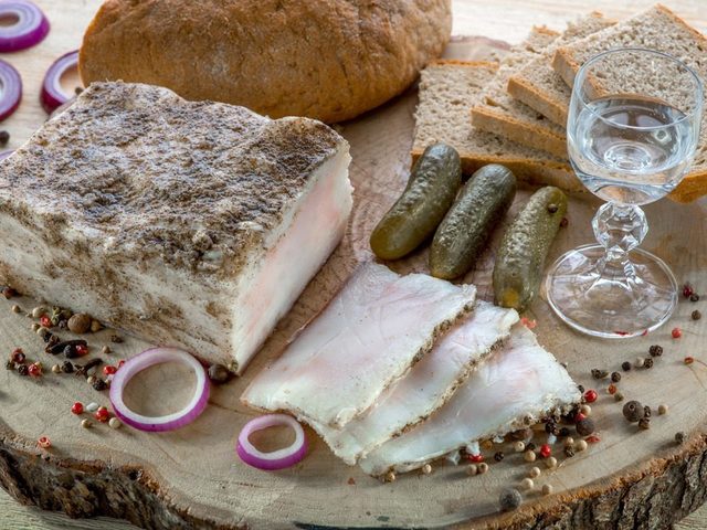 Как приготовить сало шпик по-венгерски, по-украински, по-белоруски, по-литовски, по-гуцульски, по-немецки, по-корейски, по-закарпатски, по-итальянски, дамское сало, пятиминутка: лучшие рецепты