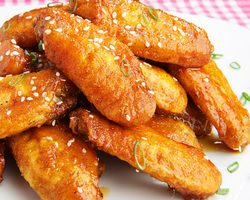 Куриные крылышки, ножки, бедрышки, окорочка, грудка, филе курицы в медово соевом соусе на сковороде: лучшие рецепты. Как приготовить в медово соевом соусе утку, индейку, семгу, лосось, форель, свинину, свиные ребрышки, креветки: рецепт