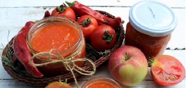 Аджика из кабачков с яблоками