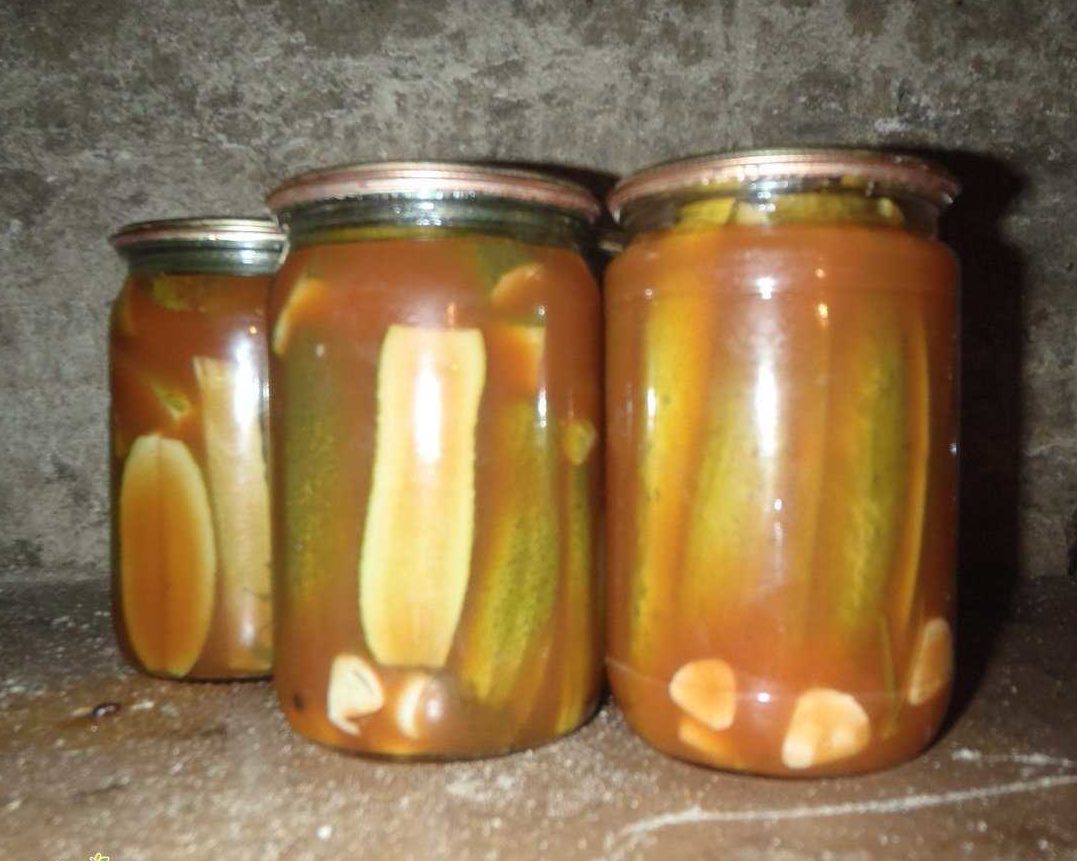Огурцы с томатной пастой