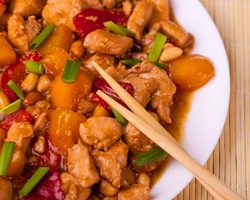 Лучшие рецепты блюд с соевым соусом из мяса свинины, курицы, индейки, утки, кролика, креветок, рыбы, кальмаров, мидий. Вкусный рецепт шашлыка с соевым соусом и сала вареного в соевом соусе. Как замариновать мясо в соевом соусе: рецепт маринада
