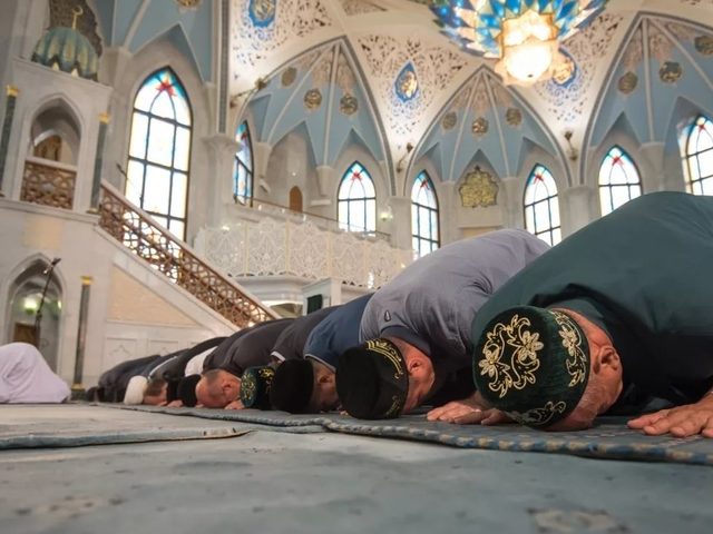 Мусульманский праздник Курбан Байрам в 2025 году: какого числа? Когда начинается пост перед Курбан Байрамом в 2025 году? Праздничные дни Курбан Байрам: даты в 2025 году