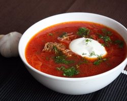 Борщ с мясом и без мяса: лучшие рецепты. Как сварить наваристый украинский борщ, со свининой, свеклой, с капустой, говядиной, курицей, бараниной, фрикадельками, фасолью, грибами, килькой в томате, постный, по-сельски, вегетарианский, без капусты: рецепты