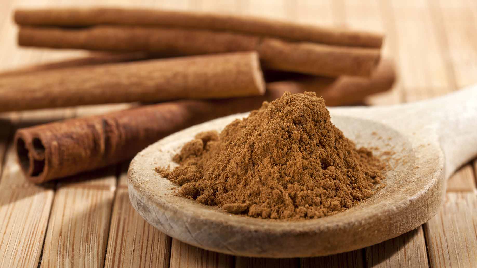 Какао с корицей
