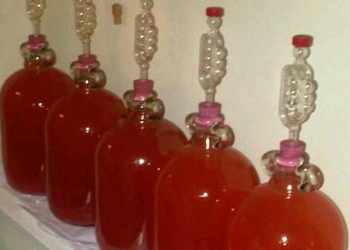 Полученный продукт переливаем в бутыль