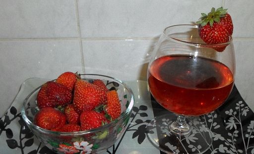 Приготовление клубничного вина без закваски