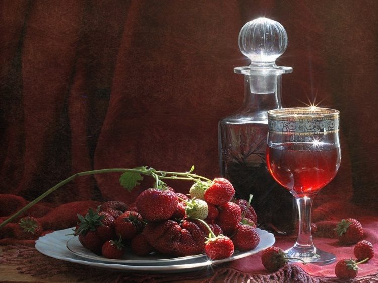 Приготовления вина из клубники