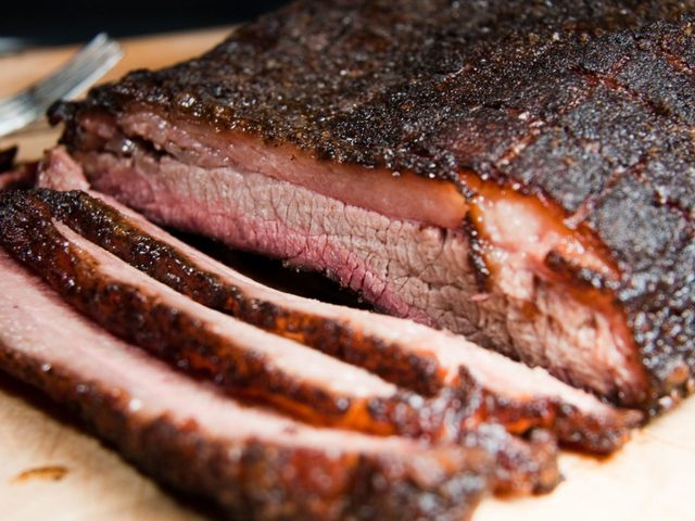 Лосятина: лучшие блюда, рецепты приготовления. Как вкусно приготовить из лосятины гуляш, отбивные, котлеты, шашлык, суп, пельмени, бастурму, колбасу, тушенку, бефстроганов, холодец, плов, жаркое в домашних условиях: рецепт, фото