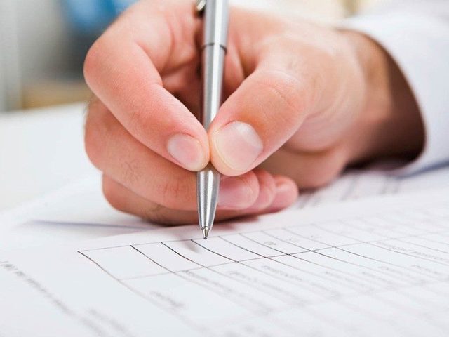 Как поменять отчество ребенку в свидетельстве о рождении? Какие документы нужны, чтобы поменять отчество ребенку? Как можно поменять отчество ребенка одинокой маме?