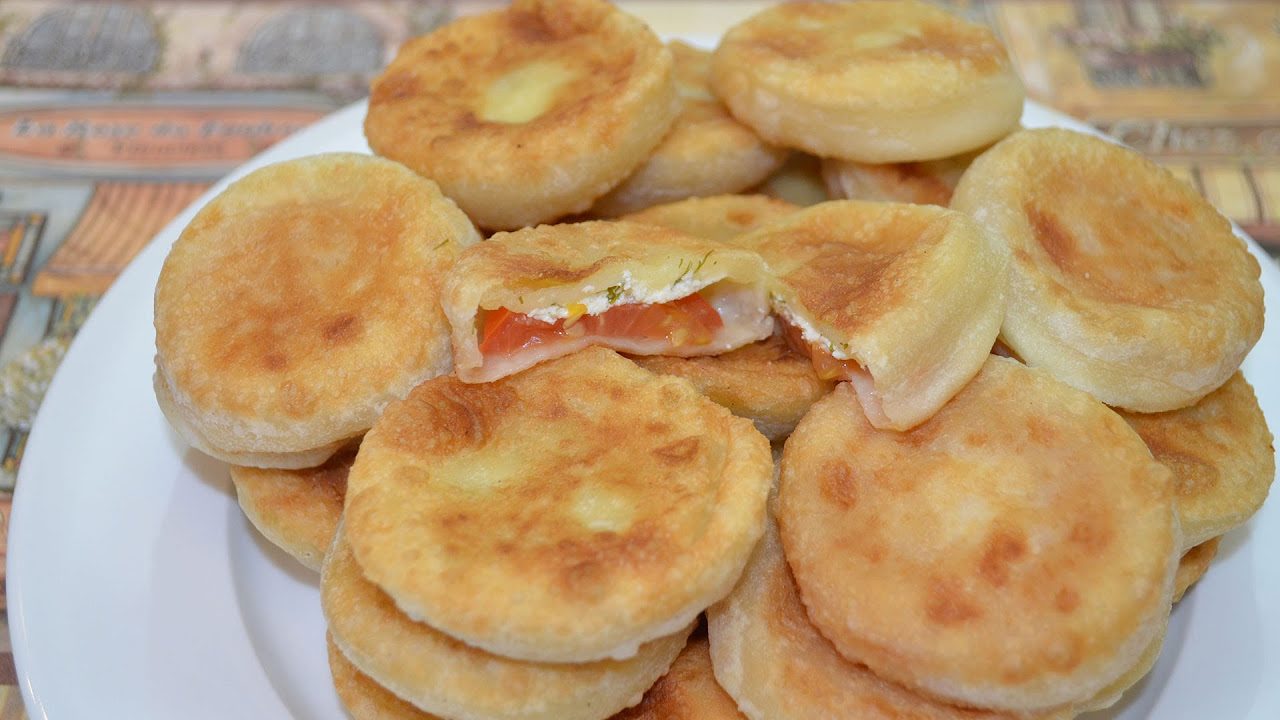 "бомбочки" с творогом и помидором