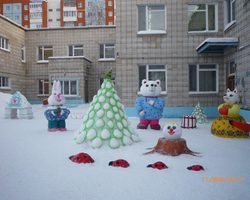 Фигуры из снега для детского сада: Как сделать из снега Деда Мороза, Снегурочку, домик, иглу, Миньона, собаку, пингвина, печку, танк, крепость, колобка, божью коровку, ежика, змею, осьминога, лягушку, зайца, сову, мишку, смешариков, елочку, снеговика, Олафа?