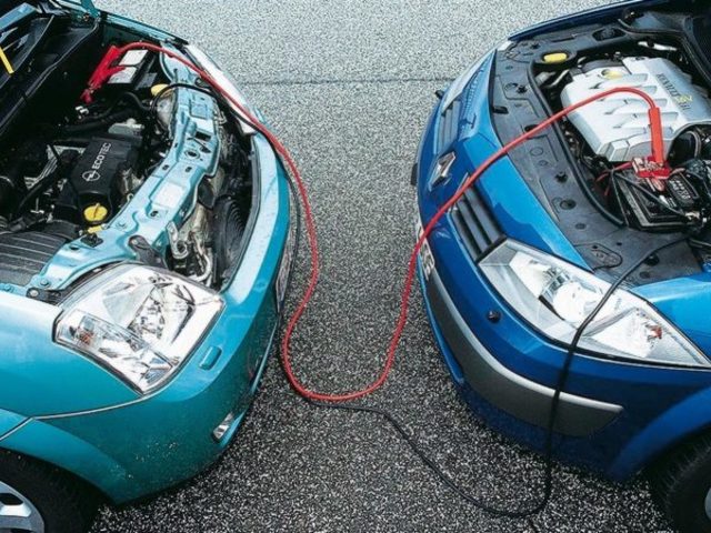 Как правильно прикурить автомобиль от другого автомобиля или аккумулятора? Как правильно подсоединить провода, чтобы прикурить автомобиль: схема. Можно ли прикурить дизельный автомобиль?