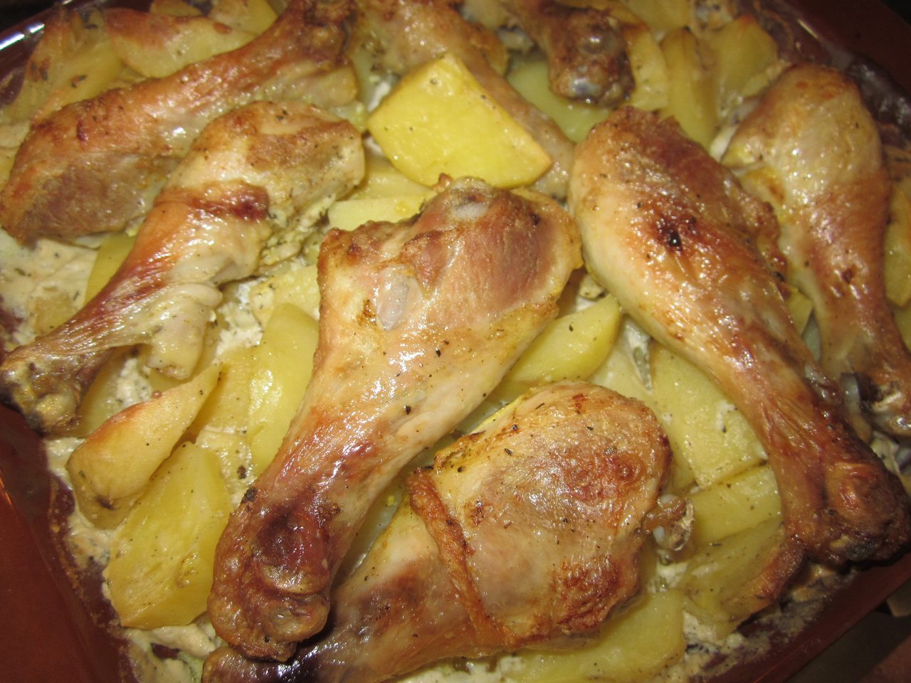 Тушеная с курицей в мультиварке картофель
