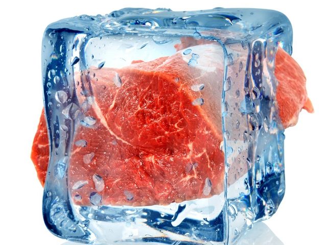 Как быстро разморозить мясо в домашних условиях: способы размораживания мяса. Как правильно разморозить мясо в микроволновке, без микроволновки, в мультиварке, духовке, воде, холодильнике, при комнатной температуре, для шашлыка: советы и рекомендации