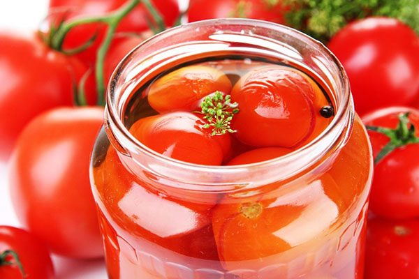 Красные помидоры целые по-корейски