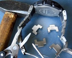 Как укоротить, уменьшить браслет на мужских и женских часах металлический, керамический, браслет-резинку самостоятельно: способы. Как снять звено с браслета часов?