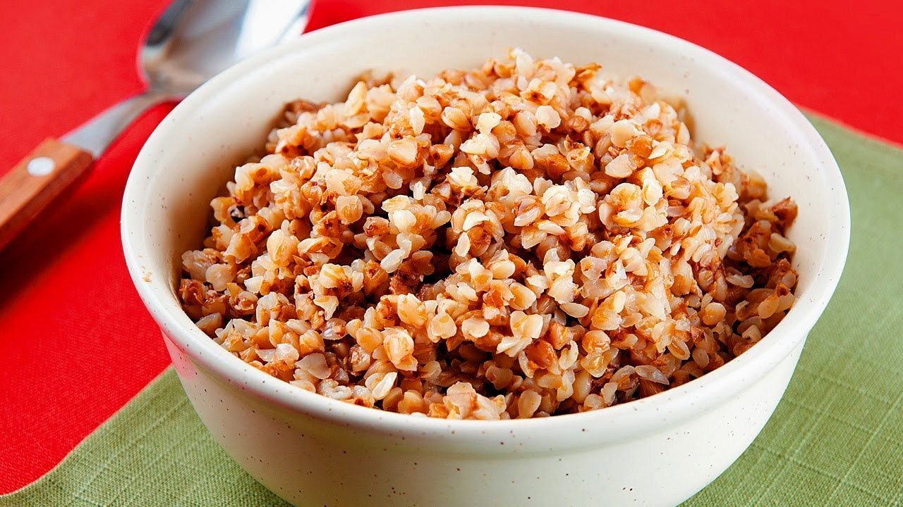 Гречка с тушенкой, приготовленная в мультиварке
