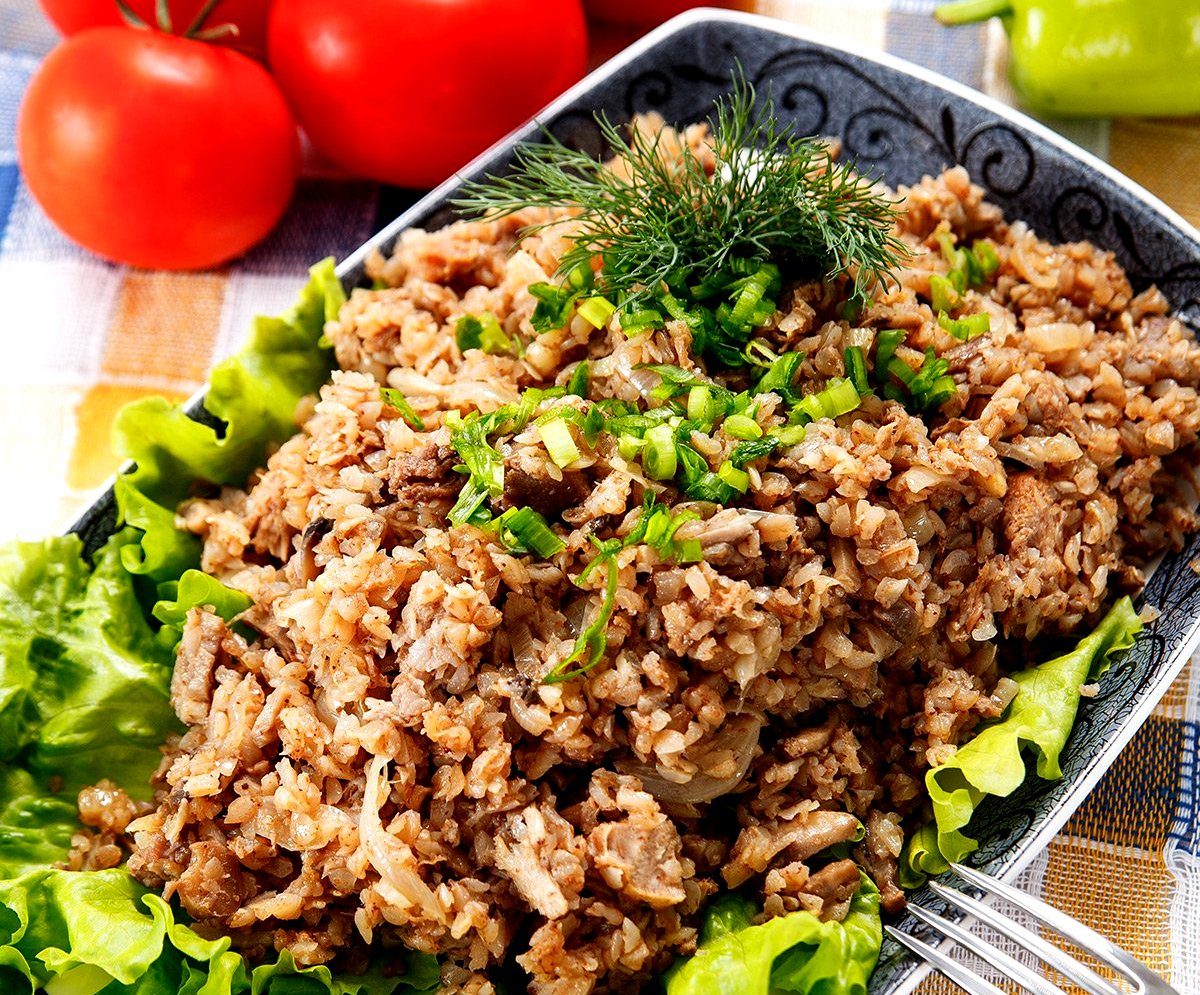 Гречка с тушенкой, приготовленная в духовке