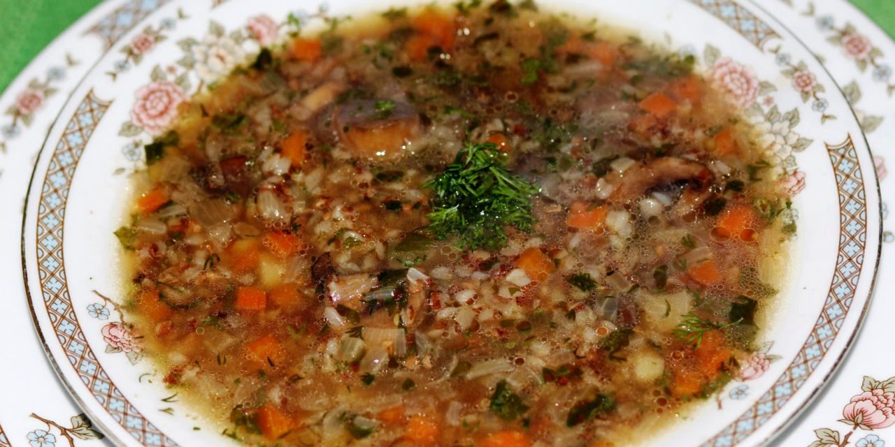 Гречневый суп с тушенкой и картошкой