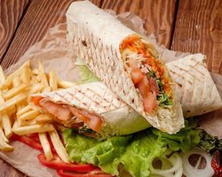 Как приготовить соус для шаурмы классический, как в ларьках, томатный, из йогурта, с огурцом и орехами: рецепт приготовления