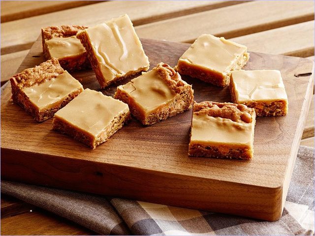 Как сварить молочный сахар в домашних условиях с молоком, сливками, на сметане: старинные рецепты, как в детстве. Постный, фруктовый сахар, домашние конфеты, помадки из молока и сахара: как приготовить в домашних условиях?