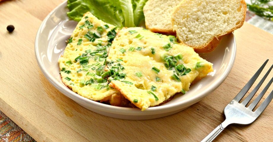 Яичная пышная драчена натуральная с сыром и зеленью