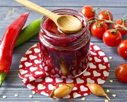 Свекольная икра на зиму через мясорубку: рецепты очень вкусно. Свекольная икра из сырой, вареной свеклы, жареная, острая, с чесноком, яблоками, баклажанами, томатной пастой, луком, хреном, овощами, свекольно-кабачковая, свекольно-морковная: лучшие рецепты на зиму