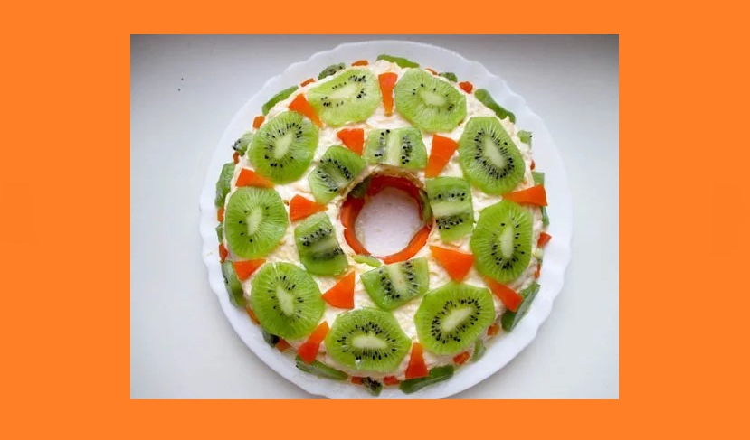 Как вкусно приготовить салат «дамский каприз» с киви и гранатом: рецепт слоями