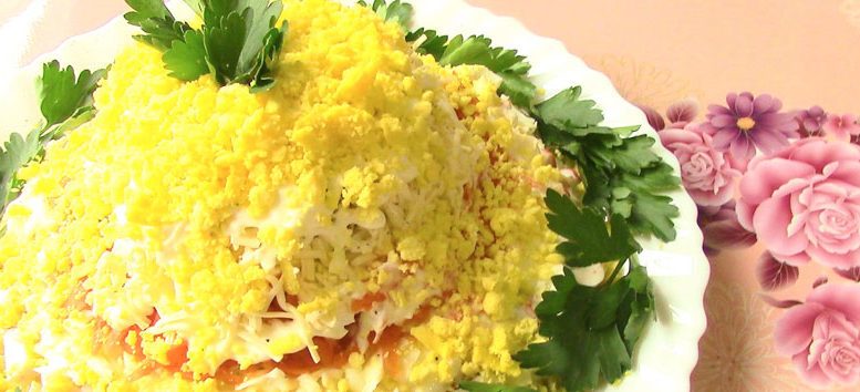 Как вкусно приготовить салат «дамский каприз» с курицей и ананасом: рецепт слоями