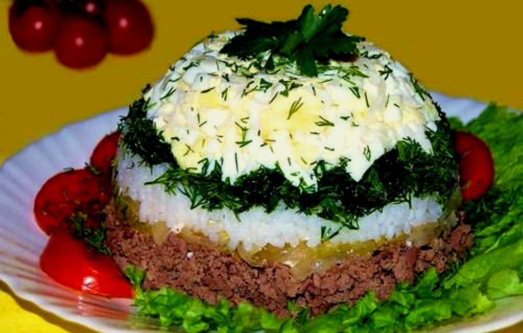 Салат "нежность" с консервированной сайрой
