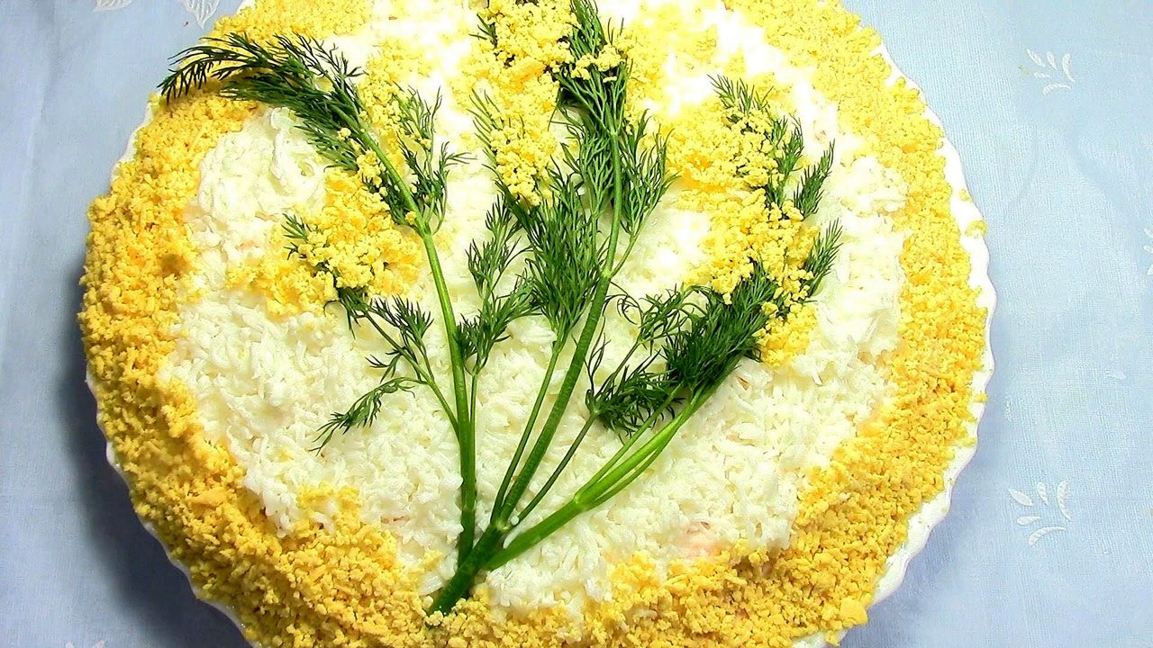 Салат "нежность" с печенью трески и картошкой