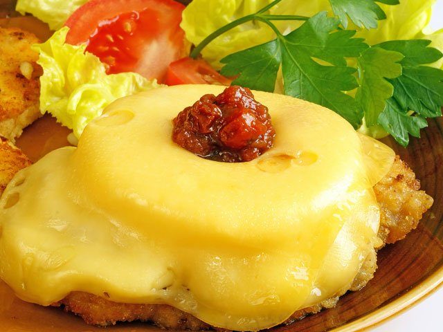 Сырно-ананасовая пицца