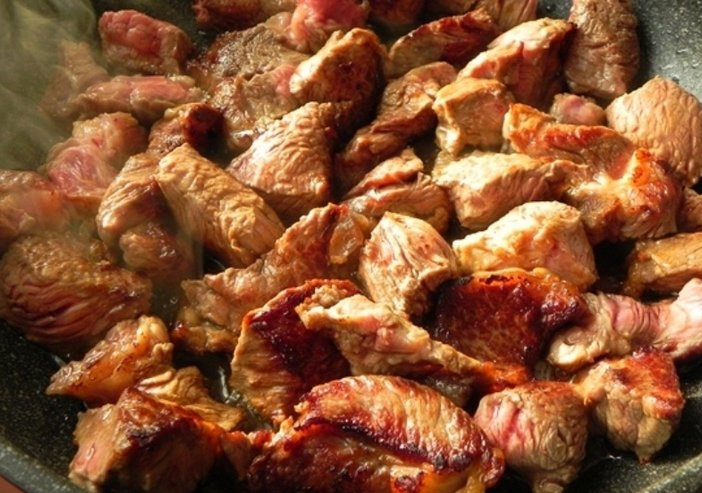 Ароматное мясо "кусочками": быстро и просто