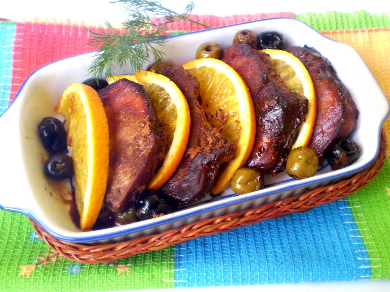 Вкусное мясо с апельсинами