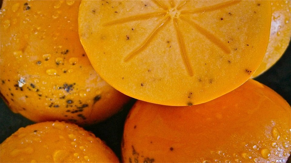 Как можно и как нельзя есть хурму?