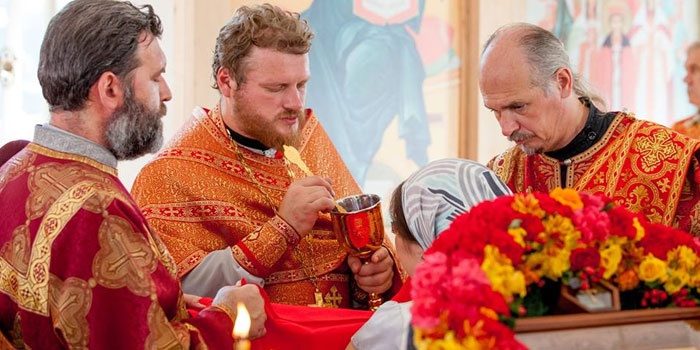 Можно ли пить, употреблять квас, воду, кофе перед причастием?