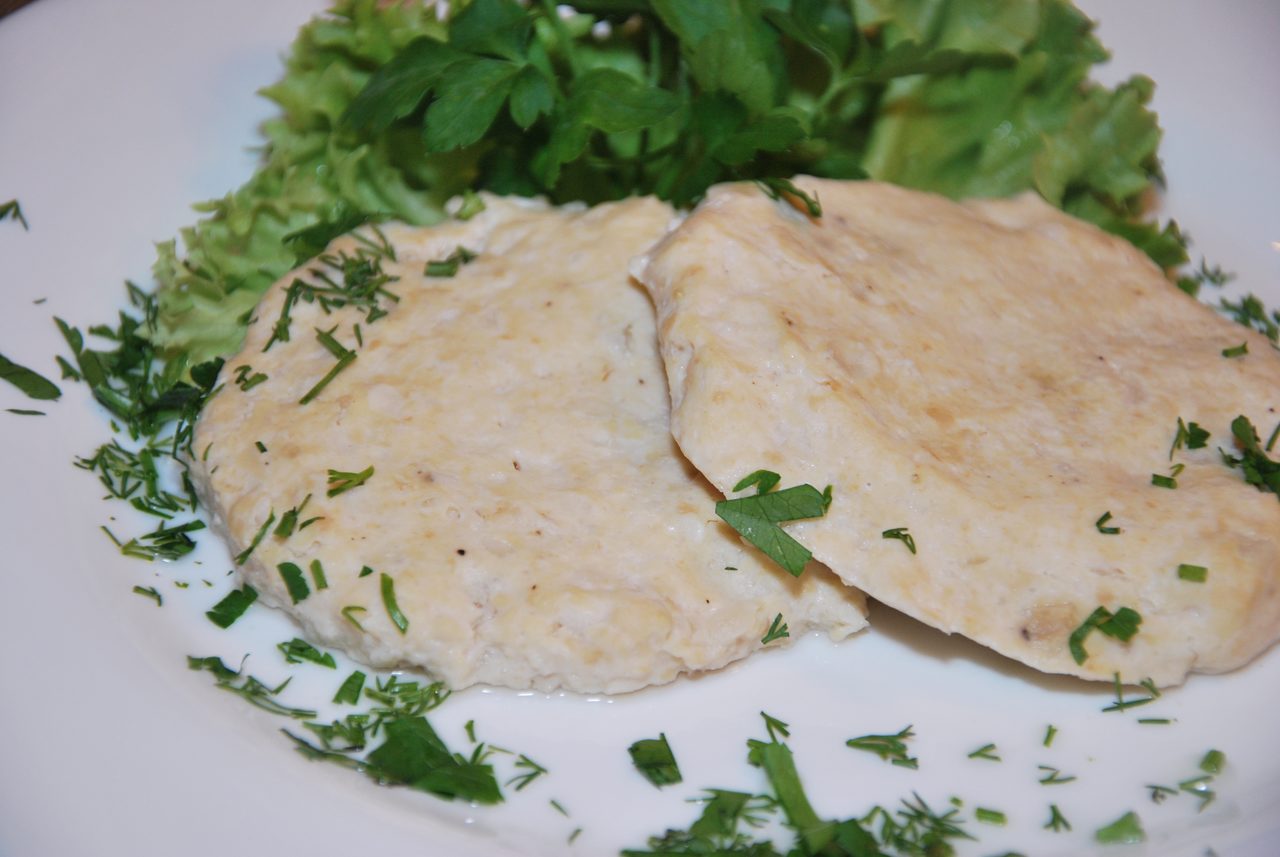 Как вкусно приготовить сочные куриные диетические котлеты на пару из куриной грудки: рецепт
