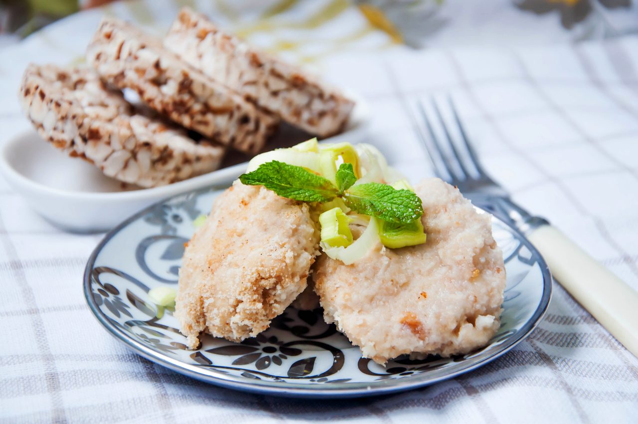 Как вкусно приготовить сочные куриные котлеты на пару рубленные из филе: рецепт
