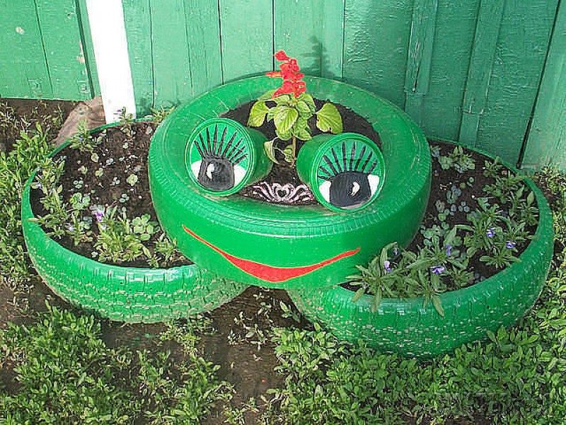 Из лягушки получится отличная клумба