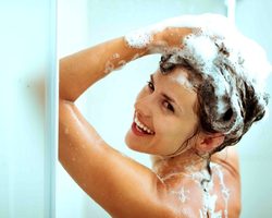 Полезно ли или вредно мыться, купаться каждый день мужчинам и женщинам: мнение ученых. Можно ли и нужно ли мыться каждый день в душе, ванной, с мылом? Как часто и правильно надо мыться взрослому человеку?