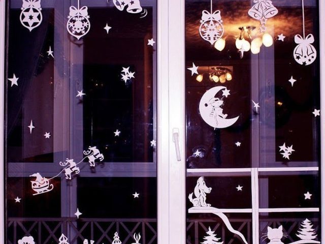 Фигурки зверей, животных и птиц на окно из бумаги для украшения окон к Новому году: распечатать и вырезать шаблоны и трафареты для наклейки и рисования на окнах, фото. Олени, зайцы, снегири, Маша и Медведь из бумаги: трафареты, шаблоны, вытынанки для новогодних окон