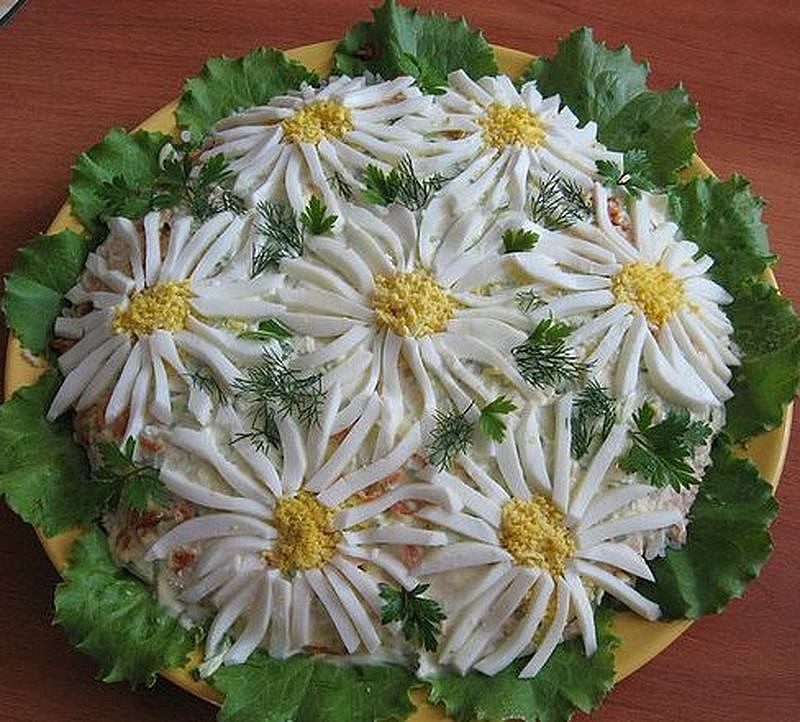Новогодний салат "ромашки"