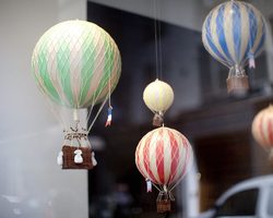 Поделка, игрушка, аппликация – декоративный воздушный шар с корзиной своими руками: идеи, схема, фото. Как сделать воздушный шар с корзиной из папье-маше, бумаги, сшить из ткани, связать крючком для детского сада, фотозоны, новогодний: мастер-класс, выкройки, фото