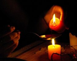 Народные шепотки на все случаи жизни: лучшая подборка. Денежные, любовные, полезные шепотки на здоровье, исполнение желаний, каждый день недели, от одиночества, врагов на работе, для защиты себя и своего дома, на все случаи жизни: слова, читать