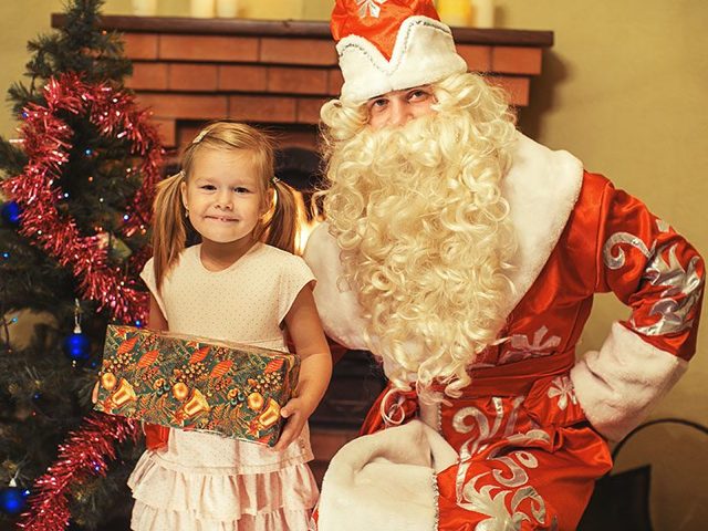 Детские короткие стишки про Новый год для детей 3 – 5 лет, в детский сад: слова для девочек и мальчиков. Новогодние короткие стишки для самых маленьких детей 2 года: слова
