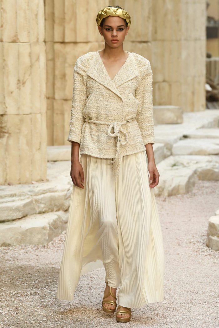 Песочная палитра на весну-лето от шанель