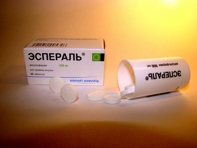 Вызывает отвращение к алкоголю