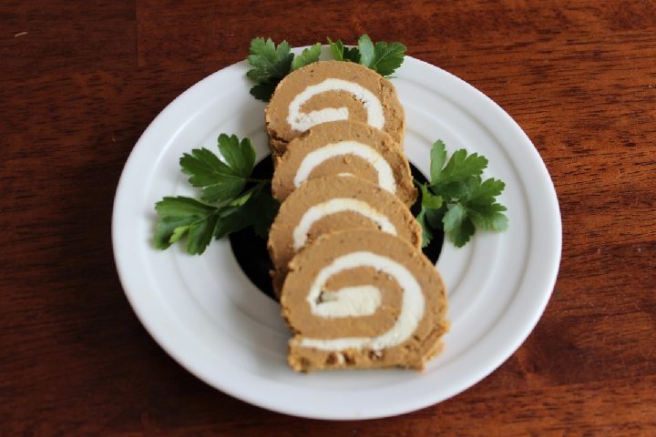 Печеночный рулет с маслом